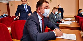 Горсовет Оренбурга планирует увеличить расходы: купить авто за 2,2 млн рублей и повысить оплату депутатам