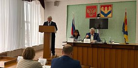 В Илекском районе переизбрали еще на один срок действующего главу Владимира Карпенко