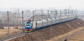 Через Оренбургскую область снова начал проходить поезд из Алма-Аты в Москву. Сообщение возобновили спустя восемь лет