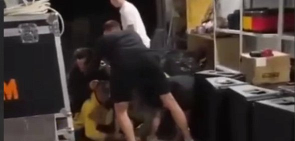 Кадр из видео избиения. Видео: «Русская община»