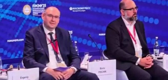 Евгений Солнцев на ПМЭФ-2025. Источник: Региональное правительство