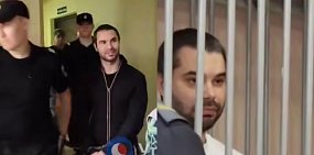 Братья Макаровы в зале суда. Стоп-кадр из видео Урал56.Ру