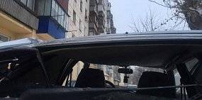 Глава Орска пообещал помочь в ремонте автомобиля, на который упала снежная наледь