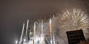 Новогодний салют в Оренбурге: в небо запустили почти 1000 залпов (видео)