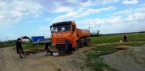 Подвоз воды в поселок. Фото: администрация Орска