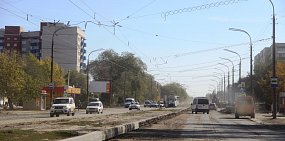 Новые бордюры в Орске на проспекте Ленина могли испортить во время уборки снега