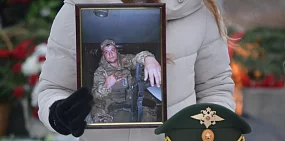 В Новотроицке простились с офицером Кириллом Луговым, погибшим в зоне СВО