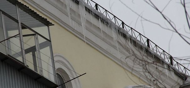 В Оренбурге и Орске вновь стало опасно ходить вблизи домов