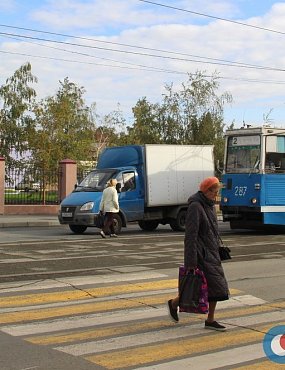 Почему на переходе возле только что отремонтированной школы №31 в Орске нет ограждений?