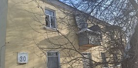 Шатающая кровля на Нежинской 30 в Оренбурге, фото: местные жители