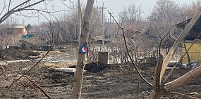 Подтопленные дома в поселке Рабочий в Орске