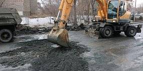 В Орске устранили большой вал на нижней дороге перед площадью Гагарина