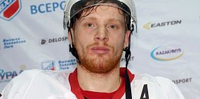 ХК «Южный Урал» заключил контракт с Александром Смолиным