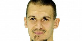 «ХК» Южный Урал расторгнул контракт с Николаем Жилиным