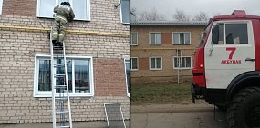 В Оренбургской области 2-летний ребенок закрылся один в квартире. На помощь пришли пожарные