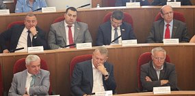 Депутаты Заксоба утвердили рекордное поступление в бюджет области