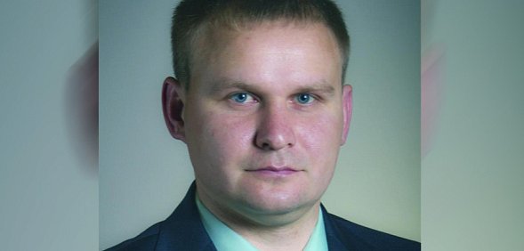 Экс-депутатом горсовета Новотроицка, которого обязали вернуть государству 2 квартиры в Москве и машину, оказался Евгений Кошкин