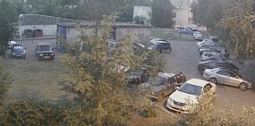 В поселке Степной Оренбурга неизвестные сливают с автомобилей бензин