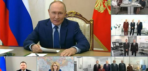 Владимир Путин открыл новый лабораторный корпус Роспотребнадзора. Стоп-кадр из тгк Евгения Солнцева 