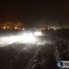 На трассе Оренбург — Орск автомобили попали в снежный плен: эвакуированы более 80 человек