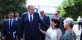 Евгений Солнцев на встрече с сельчанами. Фото тгк Евгения Солнцева 