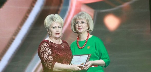 Журналисты, врачи, учителя, строители получили премию «Человек года»