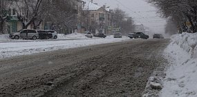 Снежная каша и колея на дорогах Орска создают аварийную обстановку