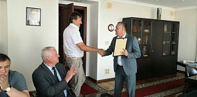 Денис Паслер поблагодарил двух бизнесменов Орска за помощь в тушении пожара под Первомайским