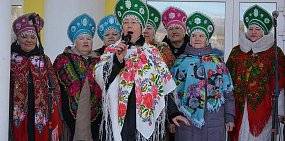 В Орске митинг в честь 5-летия присоединения Крыма завершился песнями