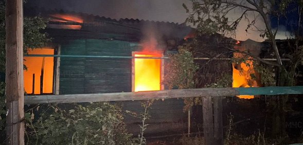 В Оренбургской области подросток спас свою семью и чужого ребенка из горящего дома
