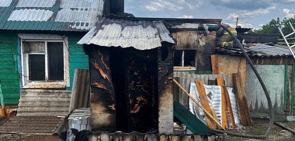 Пожилые супруги отравились дымом при пожаре в Новосергиевке