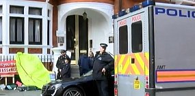 Британская полиция задержала основателя WikiLeaks Джулиана Ассанжа за неявку в суд