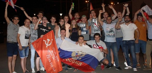 Как Оренбург и Орск отметили победу сборной России в матче с Испанией на ЧМ? Видео