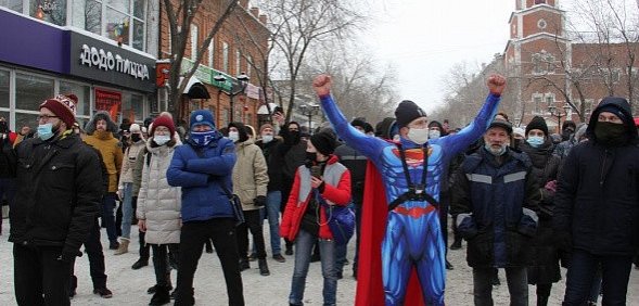 В Оренбурге в акции протеста приняли участие около 500 человек, в Орске — около 100. ТОП фото 23 января