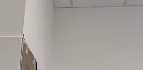 Родители учеников школы №63 Оренбурга обнаружили во втором корпусе множество трещин. Здание было построено в прошлом году