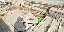 Квест на осторожность: Лестницы у остановки «Горбольница № 4» в Оренбурге превратились в руины