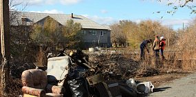 Не прошло и трех лет: орскую свалку на улице Радостева все-таки начали убирать