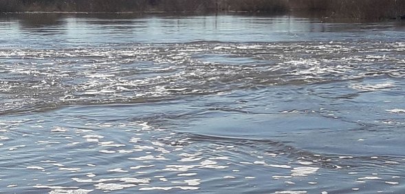 Восток Оренбургской области: за сутки р. Жарлы поднялась почти на 3 метра, Суундук – более чем на 2 метра