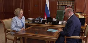 Евгений Солнцев на встрече с Валентиной Матвиенко. Стоп-кадр из видео 