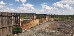 Почти 7,5 млн рублей потратят на покупку нового жилья пострадавшим при пожаре в поселке Никель 