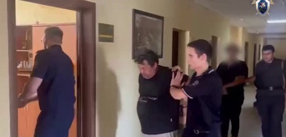 В Оренбурге задержали мигрантов, которые с арматурой ворвались в дом и избили хозяина