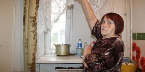 «Избивает только пожилых и детей»: орская пенсионерка жалуется на местного общественника