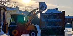 Утро после снегопада: в Оренбурге вышли дворники и техника. Топ-10 фото