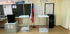 На избирательный участок в школе №5 Орска приходила полиция по заявлению об урнах, в которых за ночь якобы изменилось расположение бюллетеней 
