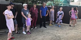 Поселок Железнодорожный Орска остался без водоснабжения. Жители не могут помыться уже несколько дней