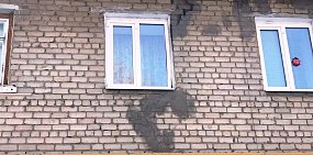 4 семьи отказываются переезжать из аварийного дома в Орске: выселять их будут принудительно через суд