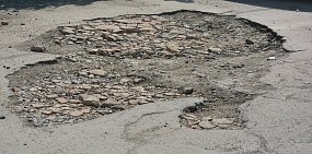 87% россиян недовольны качеством дорог