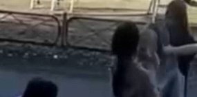 Девушка в компании друзей и ребенок. Стоп-кадр из видео, попавшего в редакцию Урал56.Ру