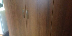 В Оренбурге ребенок серьезно пострадал после того, как в магазине на него упал шкаф. Его отец обратился в суд 