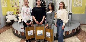 Медиахолдинг поздравил воспитанниц художественной школы